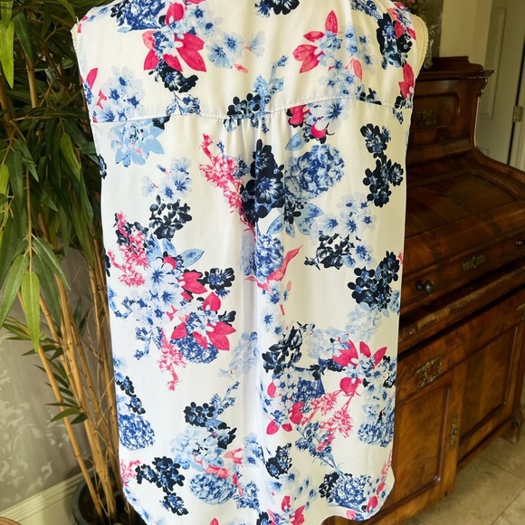 Elle ladies sleeveless NWOT floral blouse size large wrinkle free - Picture 7 of 13